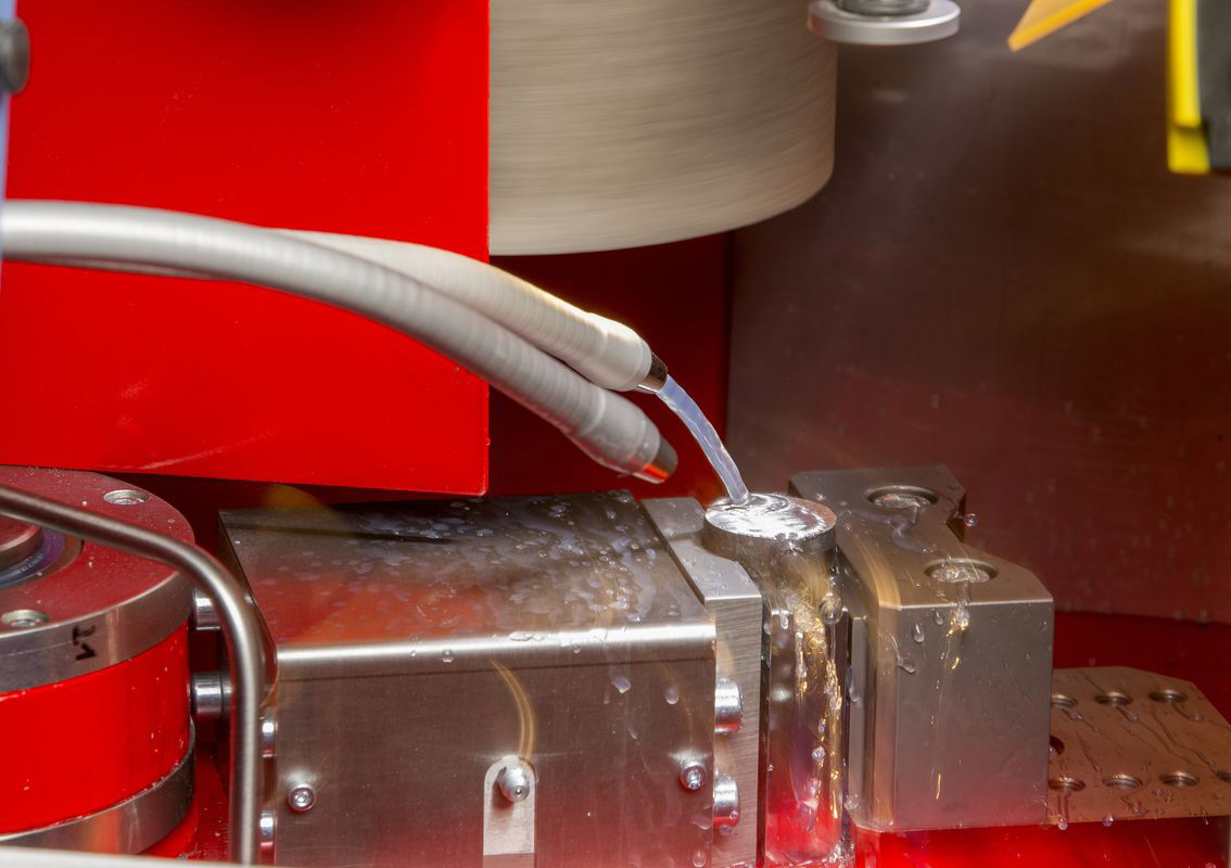 HTS 2000. Полуавтоматический шлифовальный станок